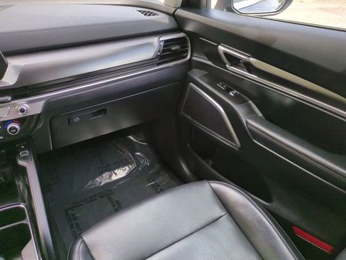 Used 2025 Kia Telluride S image 17
