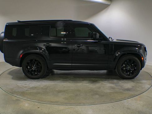 Used 2023 Land Rover Defender 130 SE AWD/4WD image 6