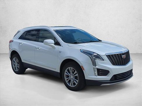 Used 2023 Cadillac XT5 Premium Luxury w/ Technology Package FWD image 3