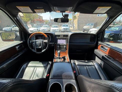Used 2017 Lincoln Navigator Select AWD/4WD image 14
