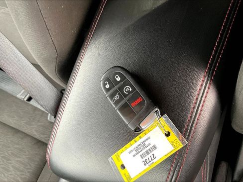 Used 2023 Dodge Durango GT image 11