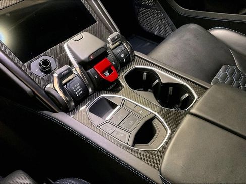 Used 2022 Lamborghini Urus AWD/4WD image 12