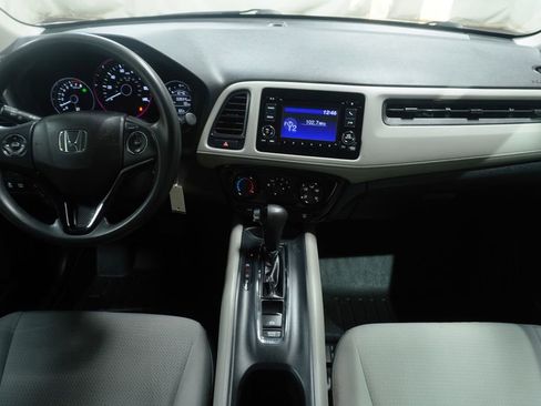 Used 2020 Honda HR-V LX image 16