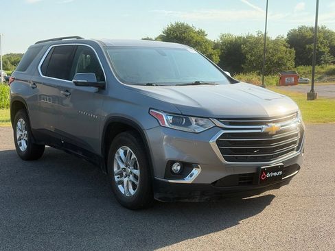 Used 2019 Chevrolet Traverse LT FWD image 1