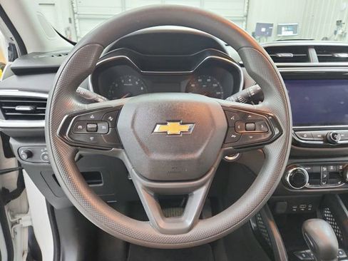 Used 2021 Chevrolet TrailBlazer LT w/ Convenience Package FWD image 23