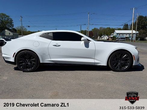 Used 2019 Chevrolet Camaro ZL1 RWD image 12