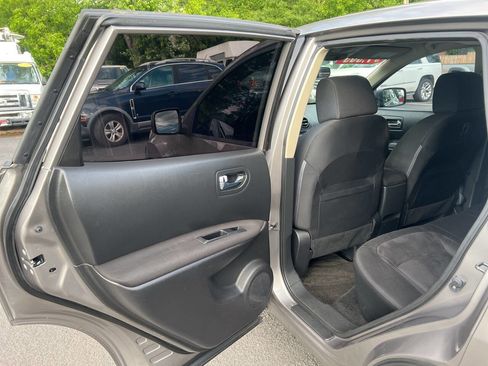 Used 2014 Nissan Rogue S image 16