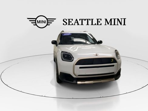 Used 2025 MINI Cooper Countryman SE w/ Comfort Package Max AWD/4WD image 3