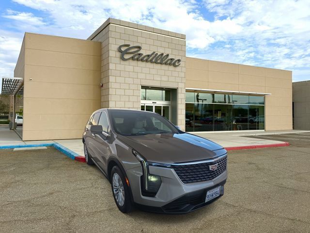 Certified 2024 Cadillac XT4 Luxury FWD image 1