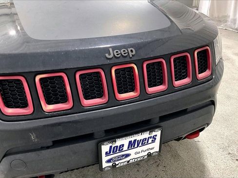 Used 2018 Jeep Compass Trailhawk image 7