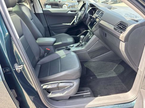 Used 2019 Volkswagen Tiguan SEL AWD/4WD image 17