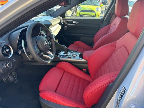 New 2025 Alfa Romeo Giulia Veloce image 12
