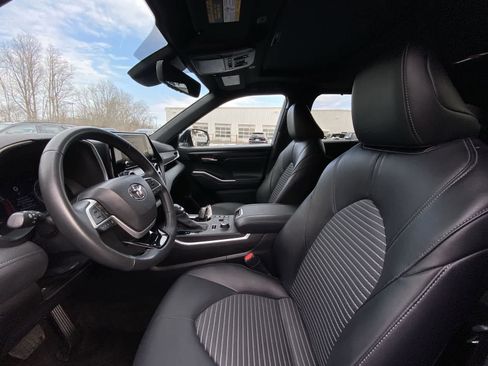 Certified 2025 Toyota Highlander XSE image 20