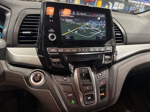 Used 2018 Honda Odyssey EX-L image 17