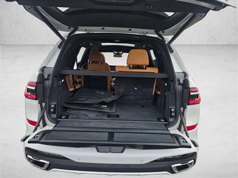 Certified 2024 BMW X7 xDrive40i w/ M Sport Package AWD/4WD image 6