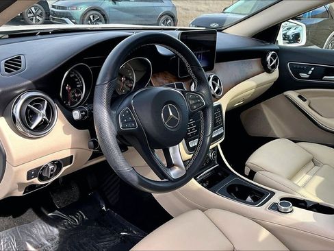 Used 2019 Mercedes-Benz GLA 250 GLA 250 image 9