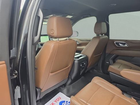 Used 2024 Chevrolet Suburban High Country RWD image 23