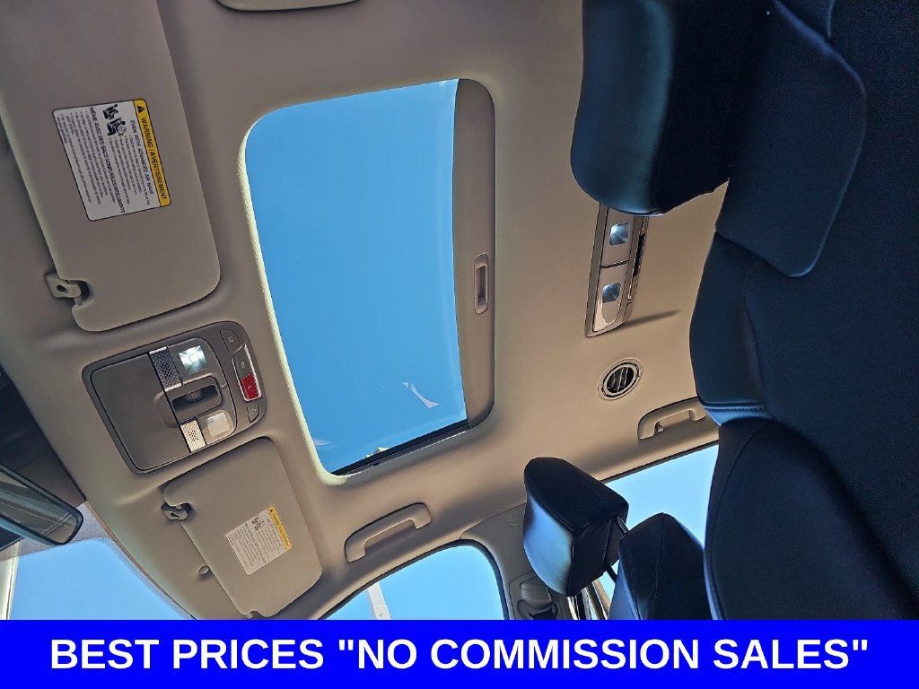 Used 2025 Kia Telluride S FWD image 32