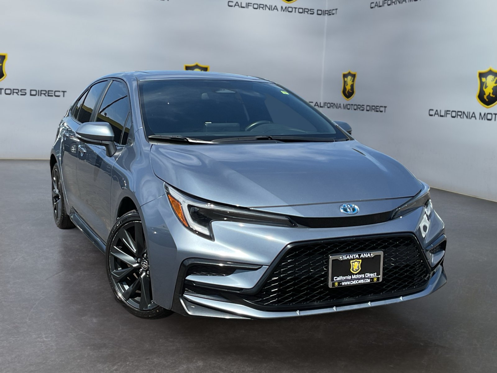 Used 2024 Toyota Corolla SE w/ SE Package FWD image 3
