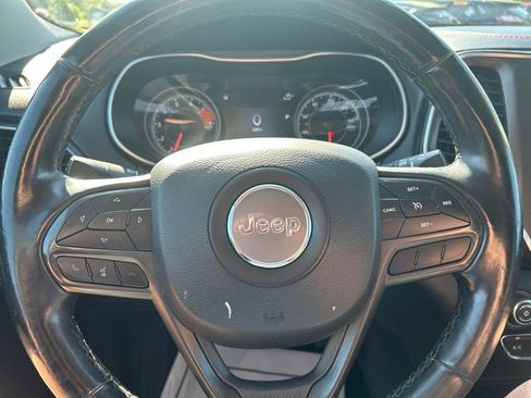 Used 2021 Jeep Cherokee Trailhawk AWD/4WD image 12