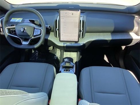 New 2025 Volvo EX30 Plus w/ Protection Package Premier image 16