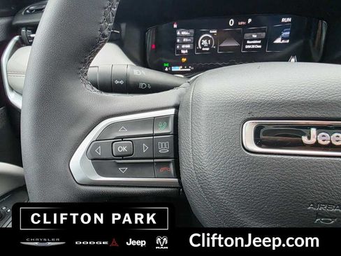 Used 2025 Jeep Compass Limited w/ Elite Group AWD/4WD image 22
