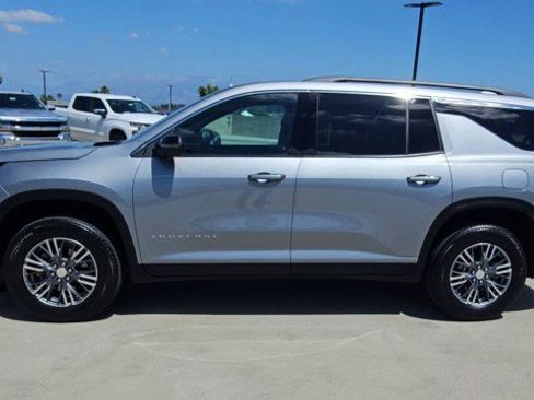 Used 2026 Chevrolet Traverse LT w/ Driver Confidence Package FWD image 5