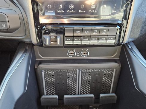 New 2026 RAM 2500 Laramie w/ Night Edition image 20