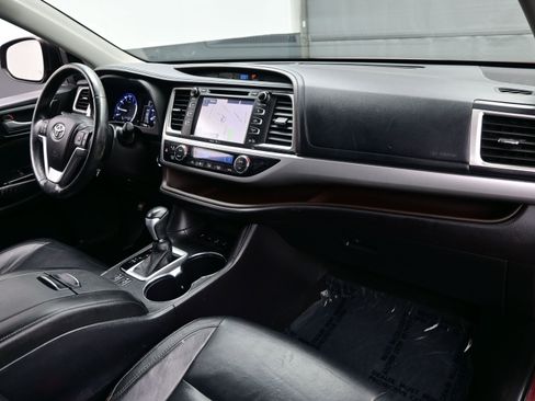 Used 2015 Toyota Highlander XLE image 15