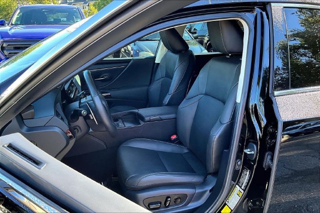 Used 2024 Lexus ES 350 w/ Premium Package FWD image 6