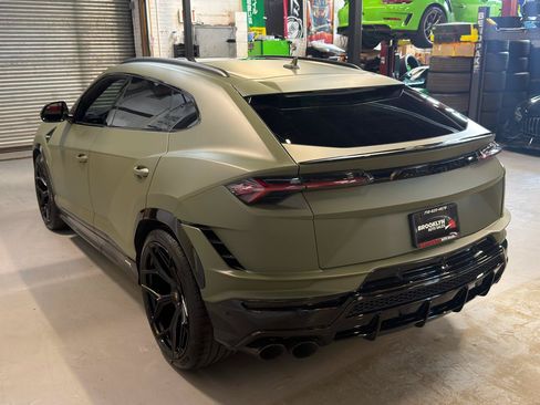Used 2024 Lamborghini Urus S AWD/4WD image 11