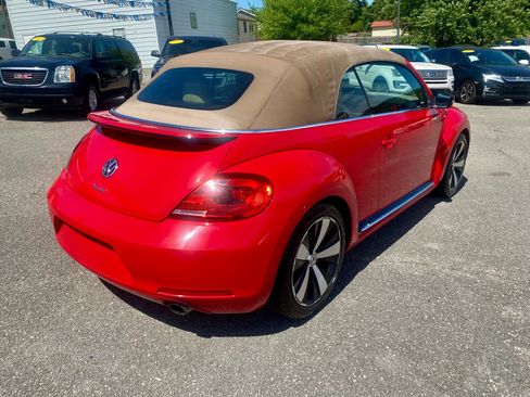 Used 2013 Volkswagen Beetle 2.0T FWD image 22