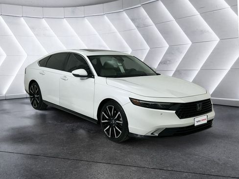 Used 2024 Honda Accord Touring image 1
