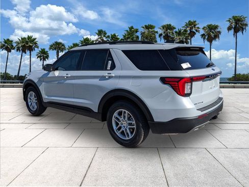 New 2026 Ford Explorer Active w/ Active Comfort Package image 6