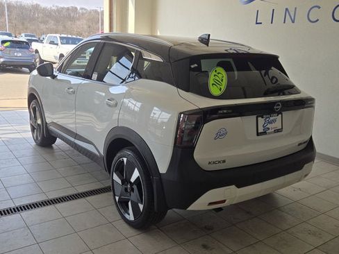 Used 2025 Nissan Kicks SR image 13