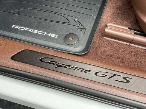 Used 2021 Porsche Cayenne GTS AWD/4WD image 22