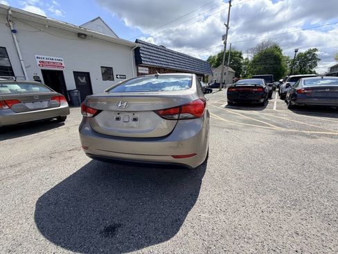Used 2014 Hyundai Elantra SE FWD image 21