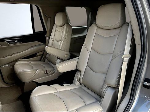 Used 2018 Cadillac Escalade 2WD image 25