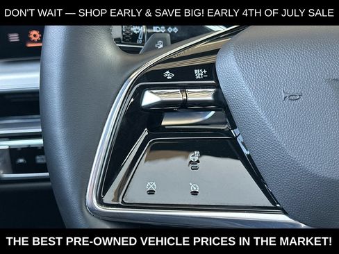 Used 2024 Cadillac Lyriq Luxury RWD image 30