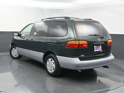 Used 2000 Toyota Sienna LE image 15