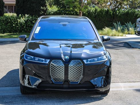 New 2025 BMW iX M60 image 2