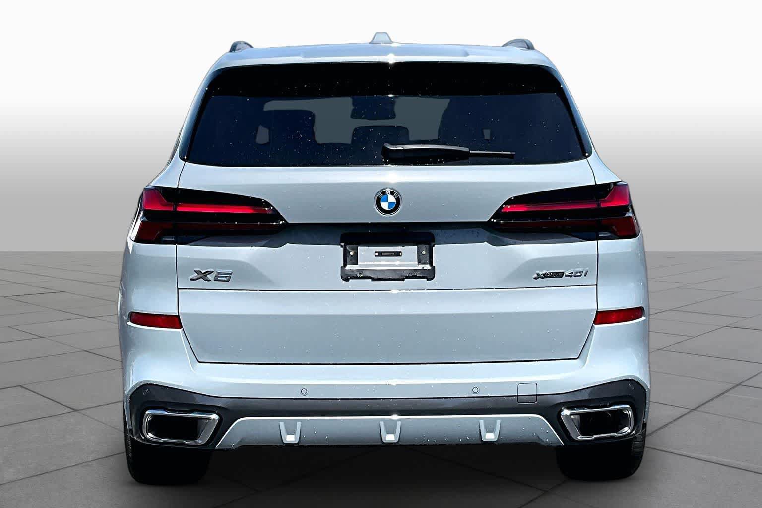Used 2026 BMW X5 xDrive40i w/ M Sport Package AWD/4WD image 4