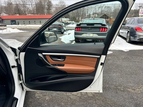 Used 2017 BMW 330i xDrive 330i xDrive Sedan South Africa image 23