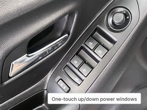 Used 2022 Chevrolet Trax LS w/ Tint and Cruise Package image 21