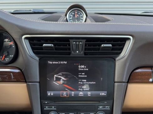 Certified 2018 Porsche 911 Carrera 4S image 24