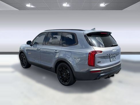 Used 2022 Kia Telluride SX w/ SX Prestige Package AWD/4WD image 3