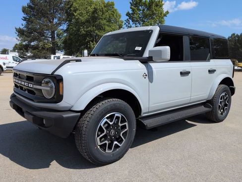 New 2026 Ford Bronco Outer Banks AWD/4WD image 7