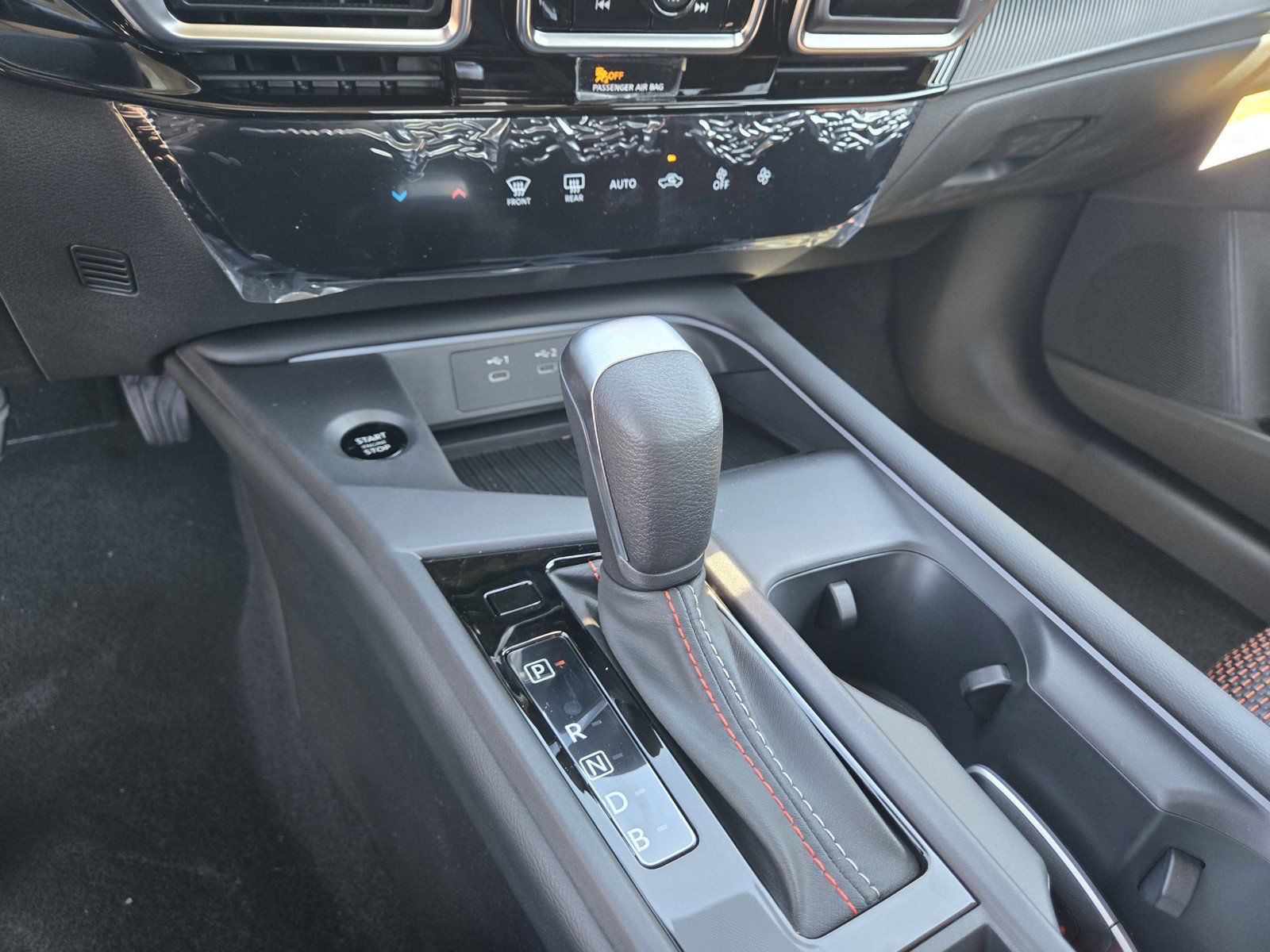 New 2026 Nissan Sentra SR w/ Floor Mat Package FWD image 15