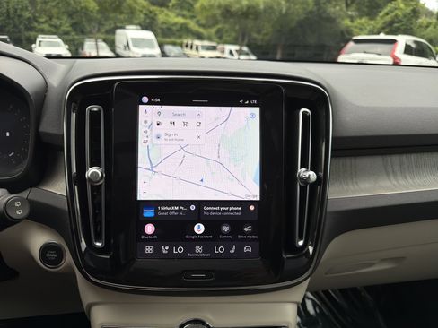 Used 2023 Volvo XC40 B5 Plus w/ Climate Package AWD/4WD image 24
