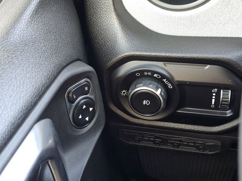 Used 2024 Jeep Wrangler Sport S image 23